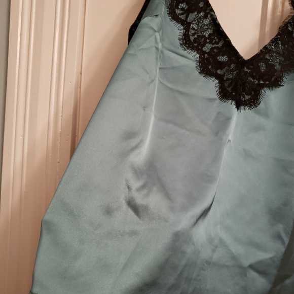 💛🐝SALE💛🐝 GREEN LACE SATIN CAMI✴✴ - Picture 6 of 6